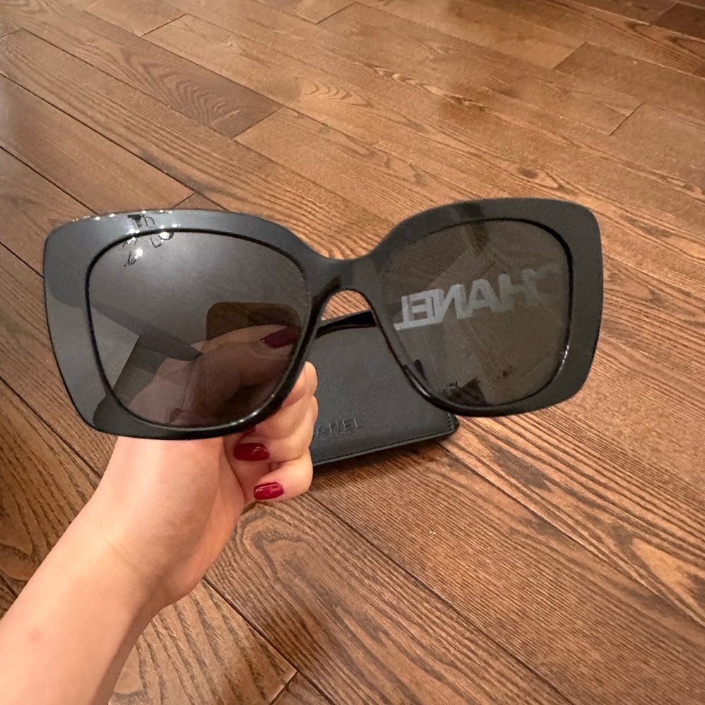 CHANEL sunglasses - Picture 2 of 4